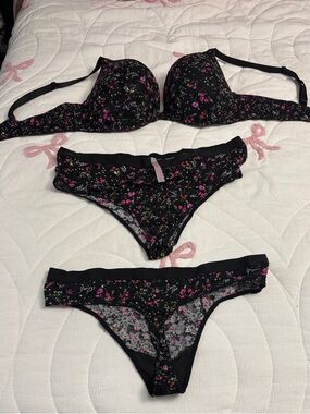 Women’s Black Floral Lace Bra & Panty Set - Black/Pink 38D/XL